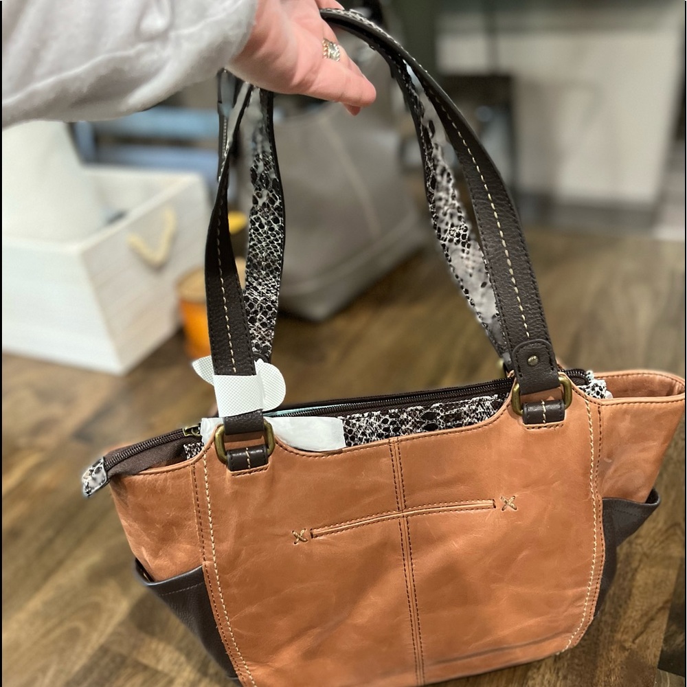 The Sak Satchel